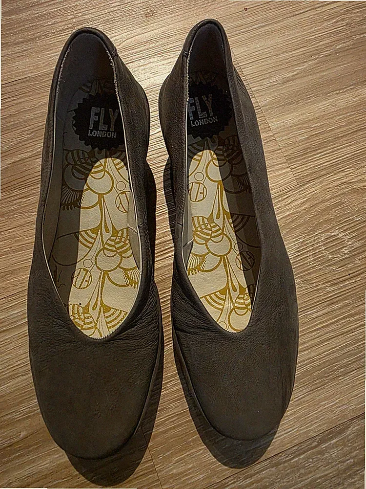 Damen Schuhe von FLY LONDON mit Keilabsatz, Gr. 39, Farbe grau