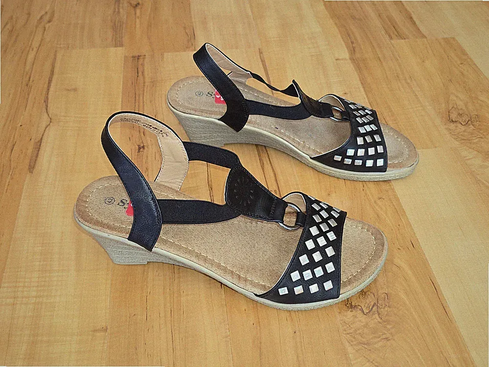 Damen Sommer-Schuhe / Sandalen mit Keilabsatz Gr. 42 Schwarz mit Silber
