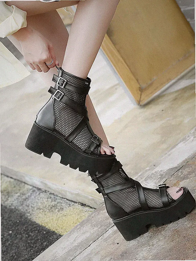 Damen Sommer Stiefel Kunstleder Perforiert Plateau Keilabsatz 8 cm Schwarz 8425