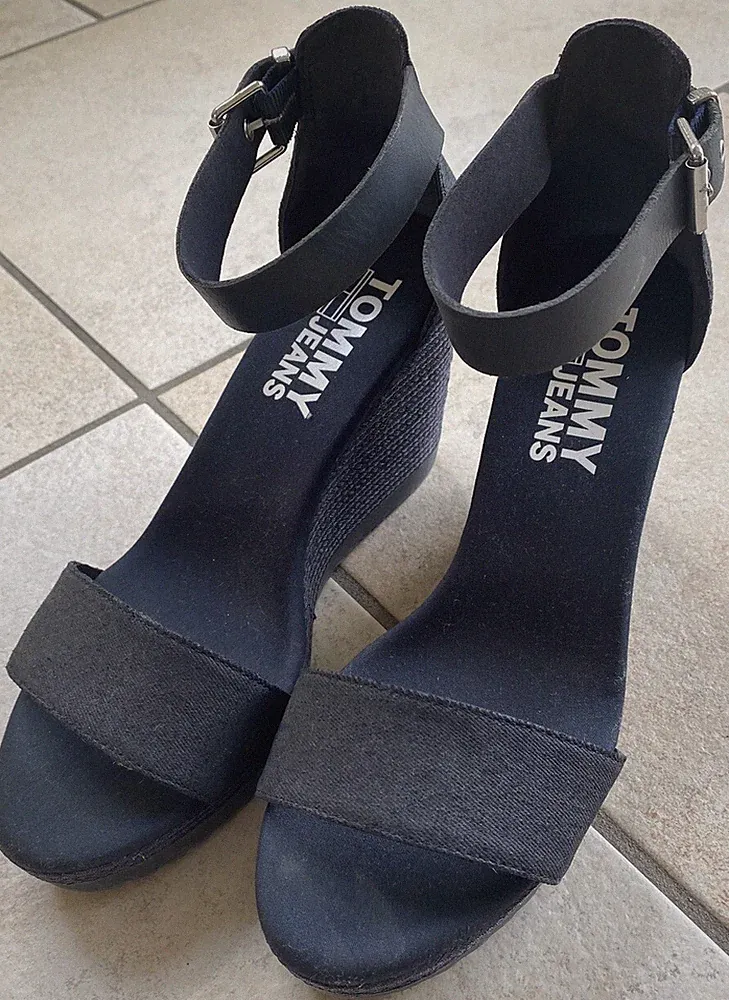 Damen Tommy Jeans Sandalen Blau 41 NEU Offene Sommer Schuhe Keilabsatz + Karton