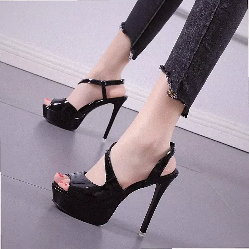 Damensandalen Plateau Absatz Keil 12 cm Schwarz Glanz Kunstleder 25928
