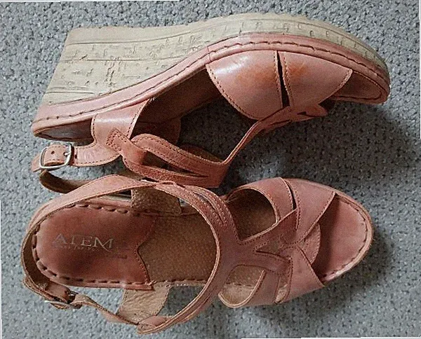 Damensandalette mit Keilabsatz Gr. 37 in Hellbraun