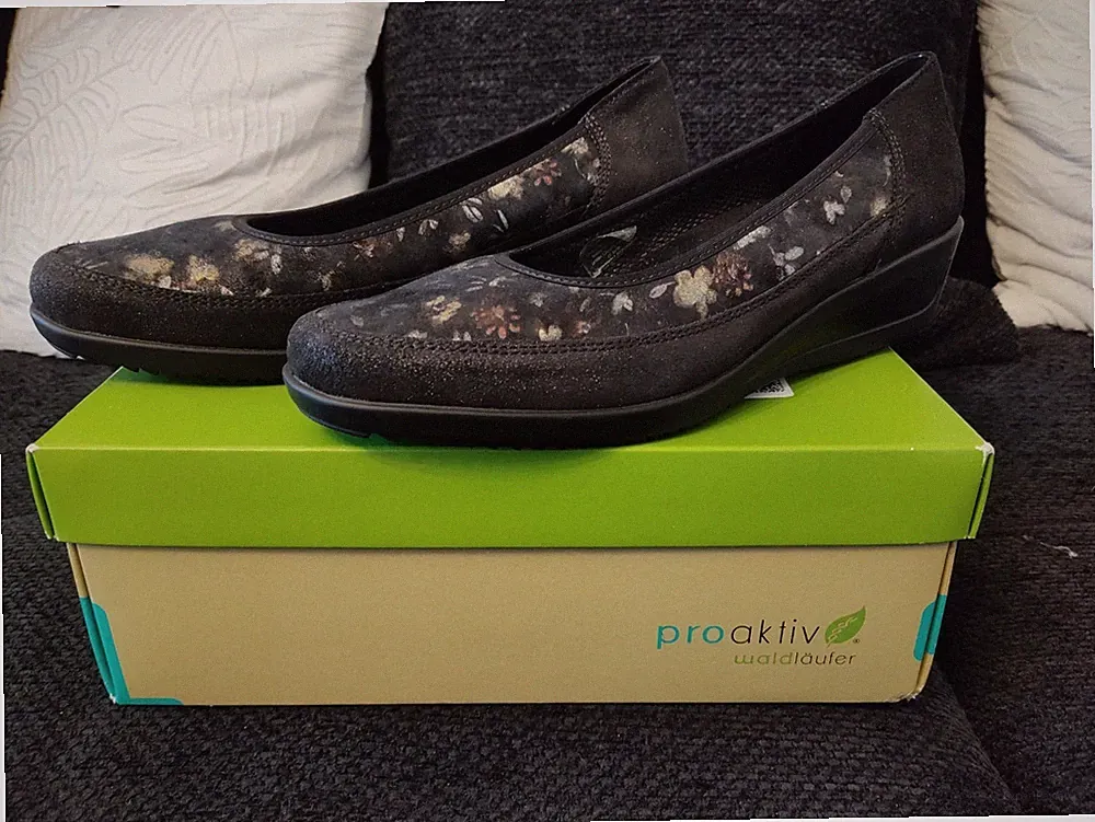 Damenschuhe Gr. 39 / 6 H ARA Pumps, Schwarz/bunt geblümt