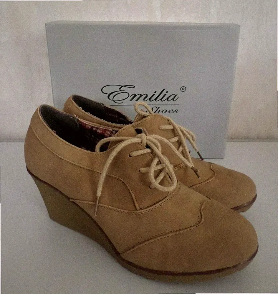 Damenschuhe Hochfront Pumps zum Schnüren Keilabsatz Beige Gr.40/41 NEU 2.Wahl