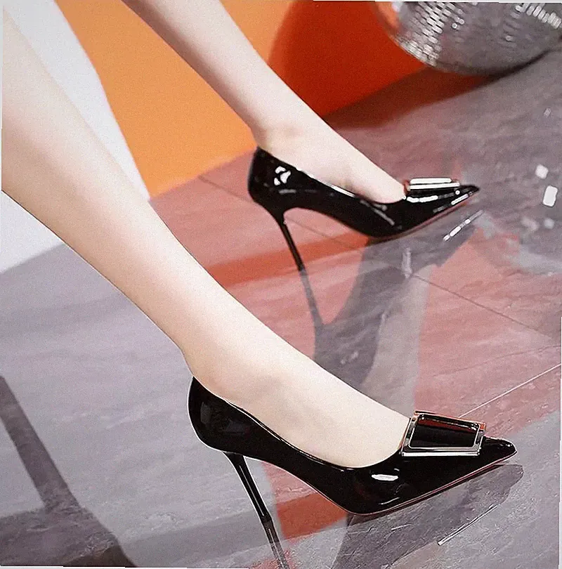 Damenschuhe Keilabsatz 9 cm Schwarz Lack Bequem Elegant Kunstleder 80276