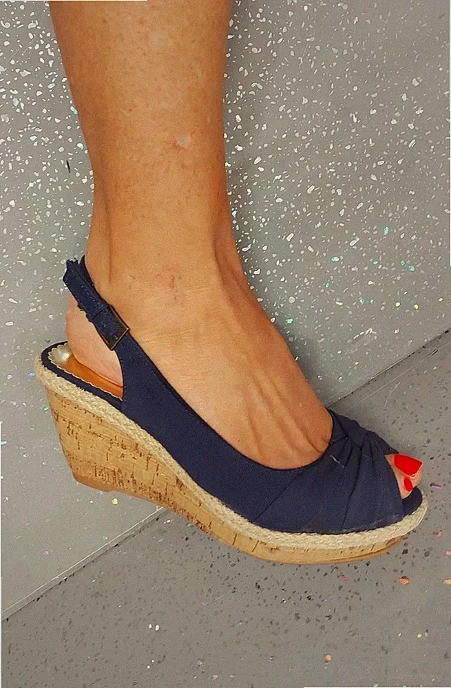 Damenschuhe Keilabsatz Sandalen Größe 5 blau marineblau Fersenriemen zehenfrei NEU