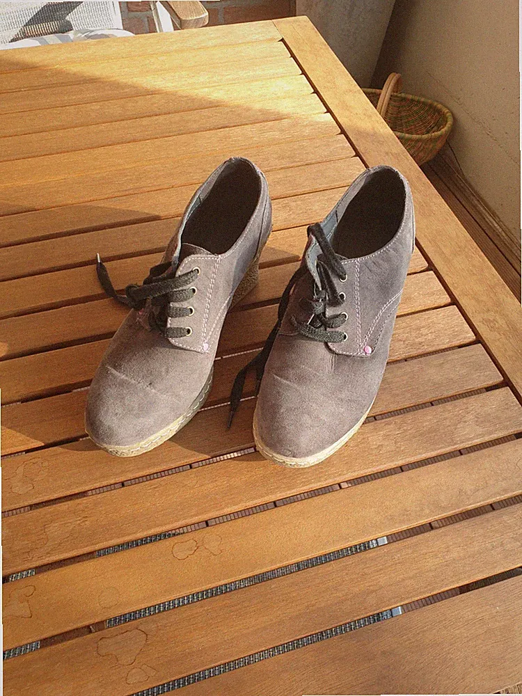 Damenschuhe mit Keilabsatz Gr. 39 grau