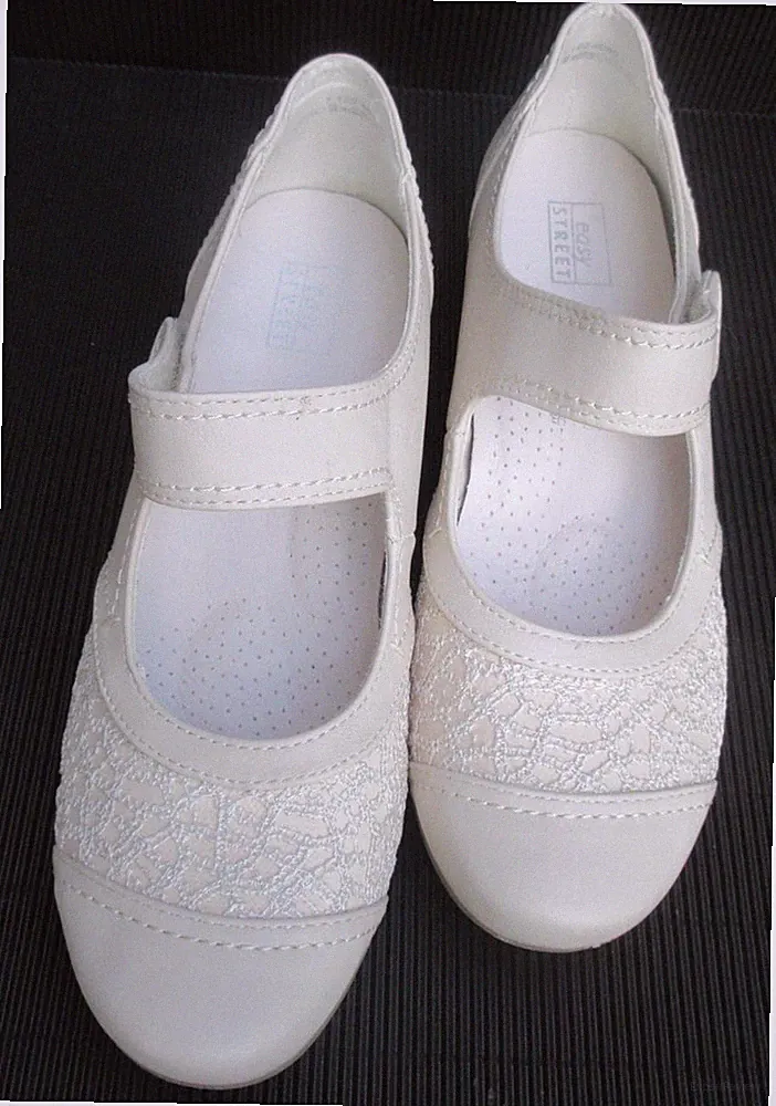 DAMENSCHUHE--PUMPS--EASY STREET--Gr. 39--5 1/2--HELLES--GRAUBEIGE-NEU-MIT-KARTON