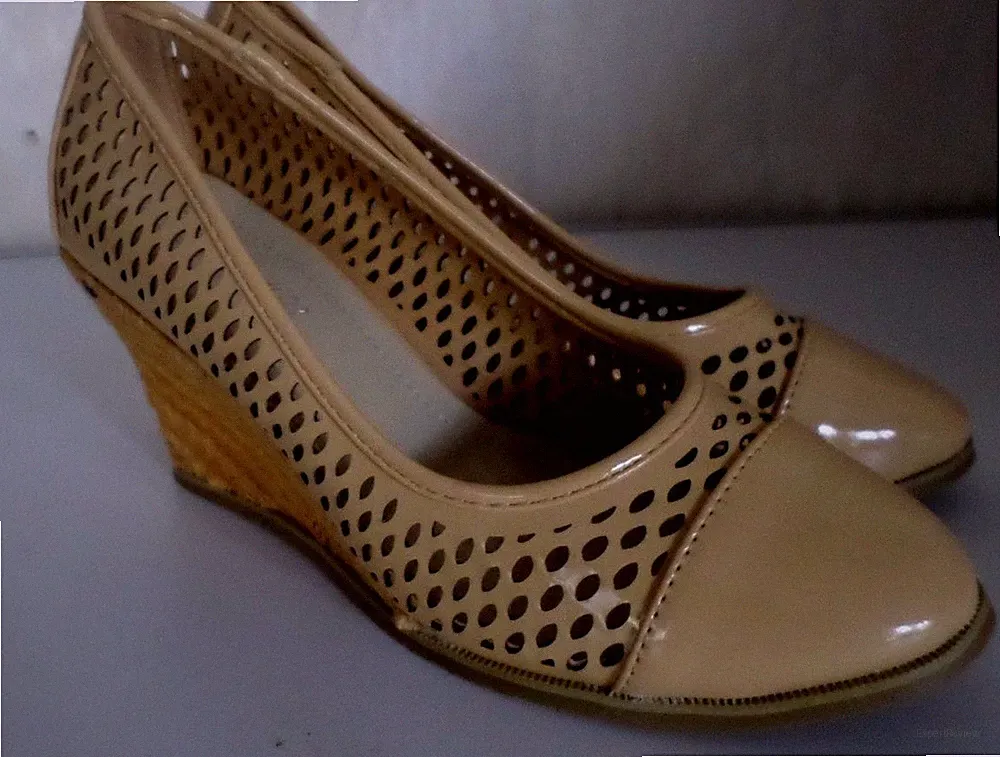 Damenschuhe Schuhe Pumps High Heels Lackschuhe Beige Keilabsatz Gr.40 NEU
