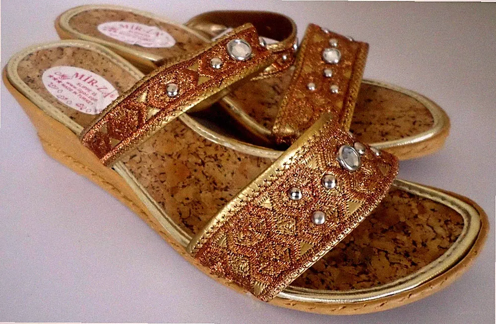 Damenschuhe Slipper Pantoletten Pantoffel Keilabsatz Bronze/Gold Größe38 NEUWARE