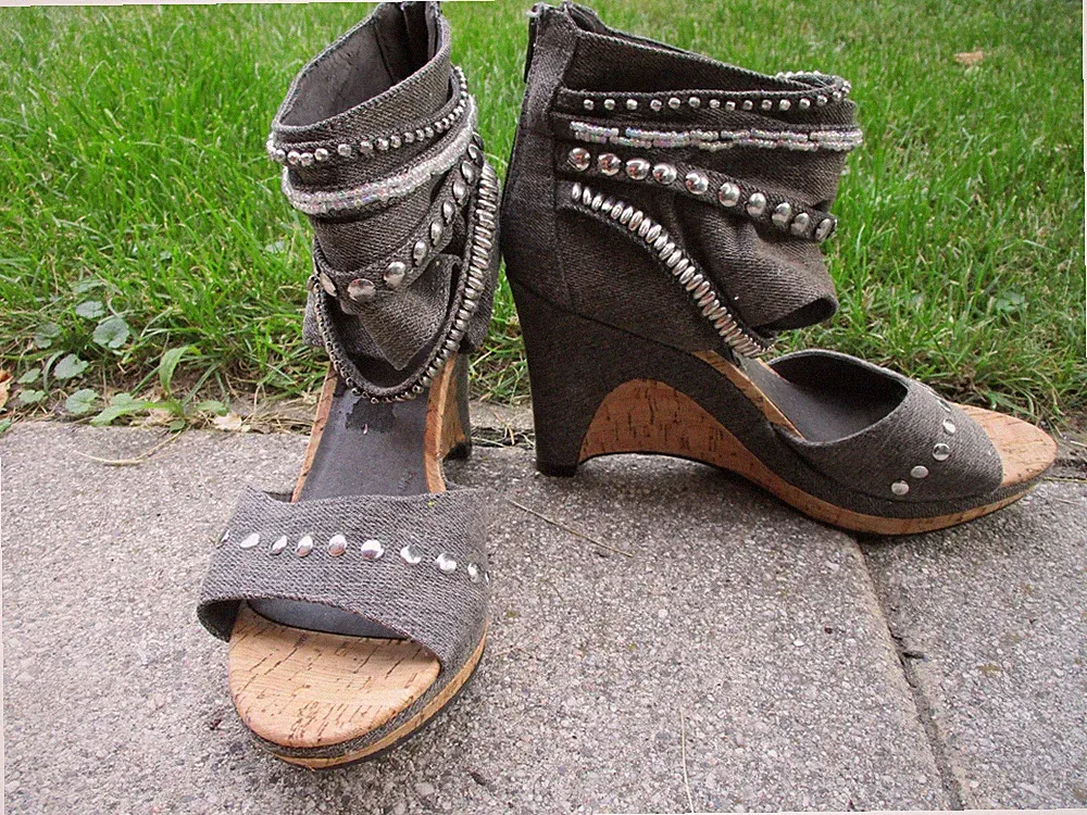 Denim Korken Keilabsatz-Plateau Wedges- Sandaletten mit aufwendige Nieten-Schmuc