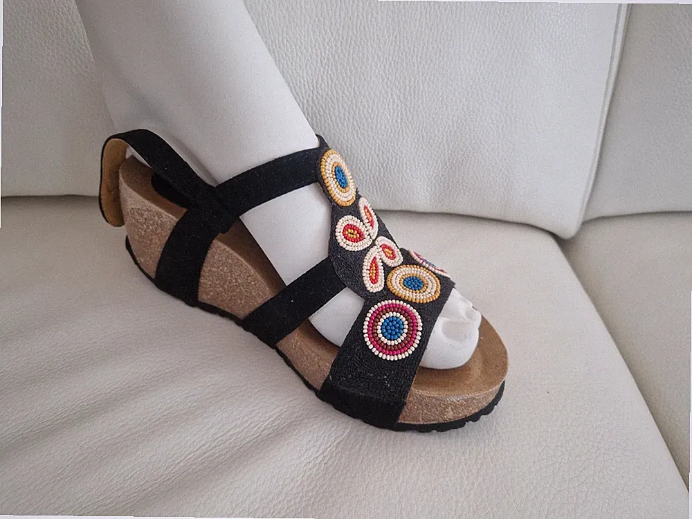 Desigual Sandalen Keilabsatz schwarz mit Perlen Größe 37