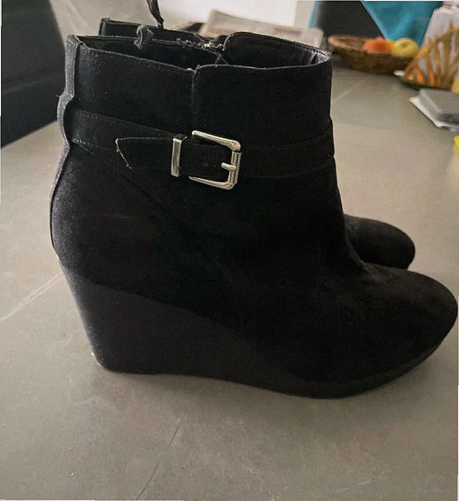 Divided by H&M Damen Stiefeletten 40 schwarz Wildleder Keilabsatz RV