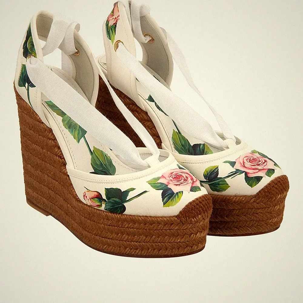 DOLCE & GABBANA Rose Raffia Absatz Keilabsatz Plateau Sandalen Pumps LOLA Weiß