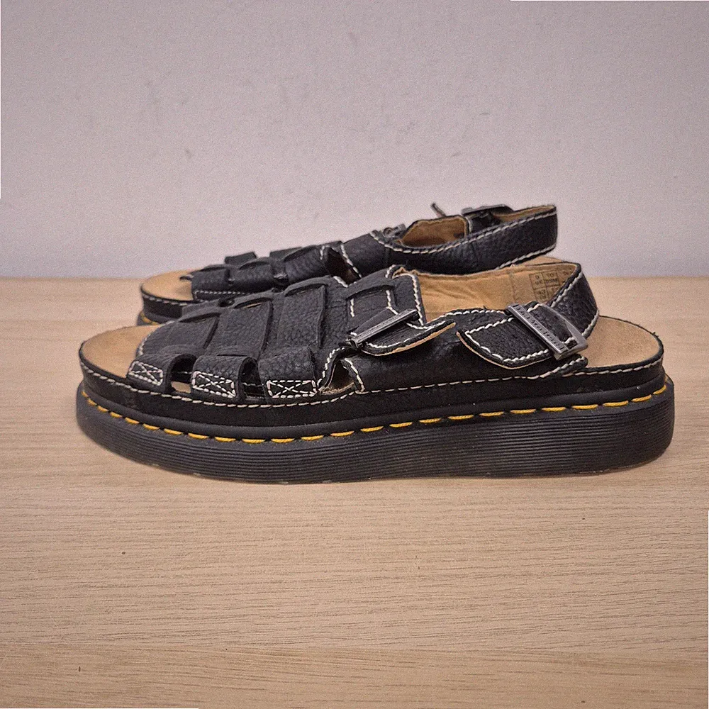 Dr. Martens 8092 Arc schwarze klobige Leder-Plateausandalen mit Schnalle Größe UK 9 #