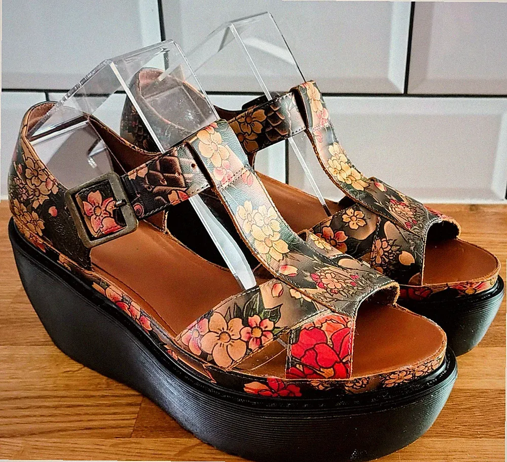Dr. Martens Adaya Tattoo Floral Plateau Sandalen Discontinued 70's Inspired UK 7