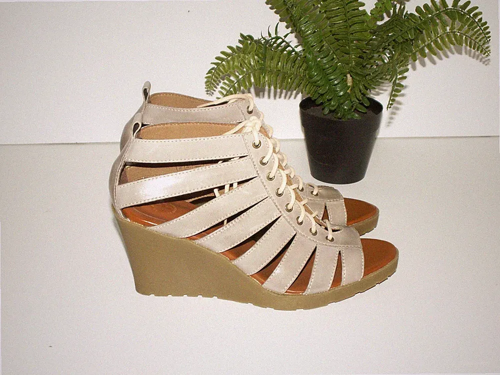 Dr. Martens Mona Wedges Heeled Sandalen Schuhe UK 6,5 EU 40 US 8,5 (D782)