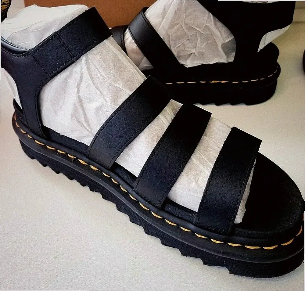 Dr Martens Sandalen BLAIRE schwarz Riemchen Plateau UK 9,5-10 EU 43 US 11