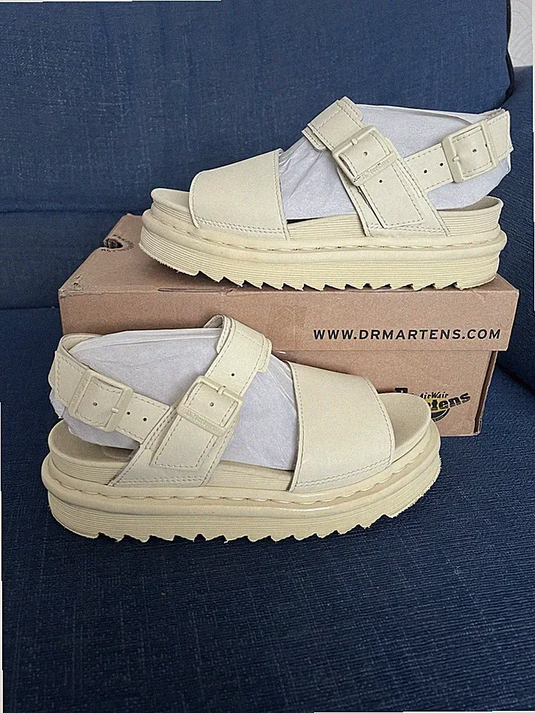 Dr. Martens Voss Mono Leather Chunky Plateau Sandals Cream/Pale Yellow UK4 Boxed
