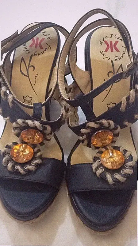 Drastik Funny Line - schwarze Sandalen mit Keilabsatz - mit Kordelzug - Nr. 38