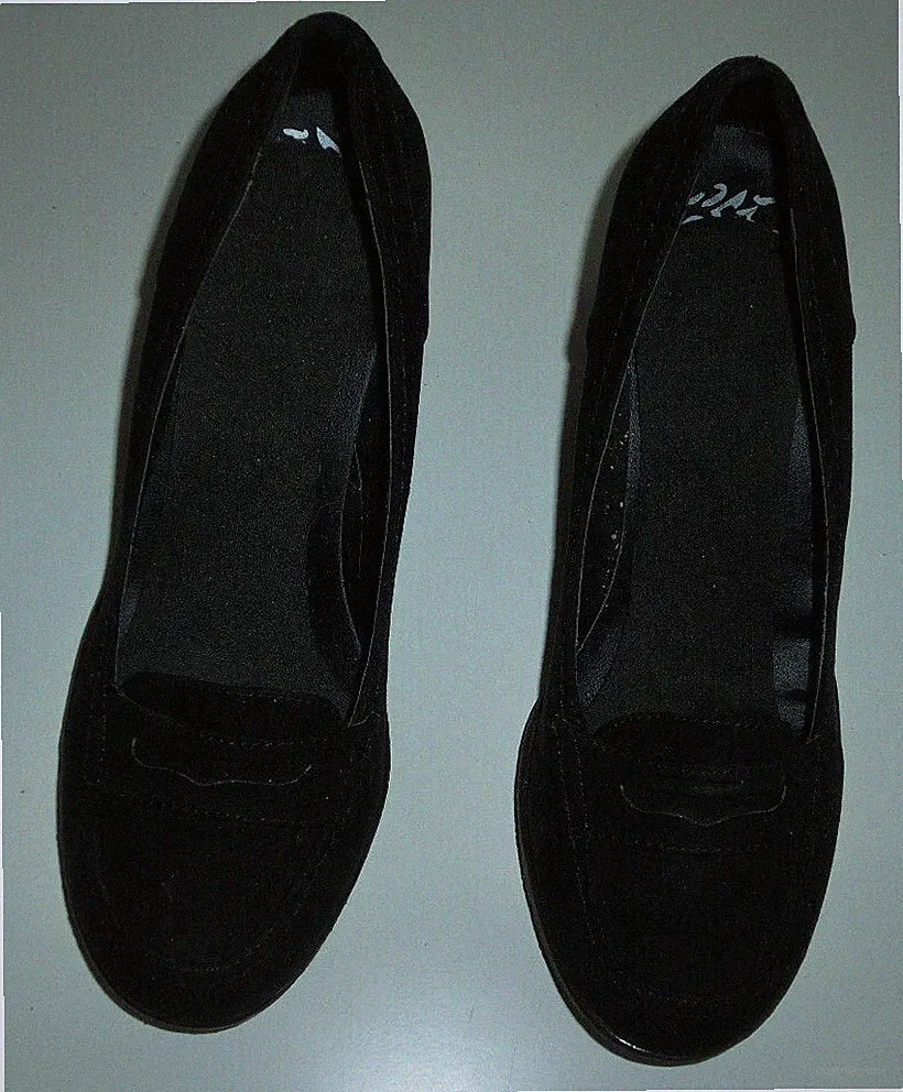 Dunkelblauer Pumps mit Keilabsatz 8 cm hoch Gr. 40 wenig getragen
