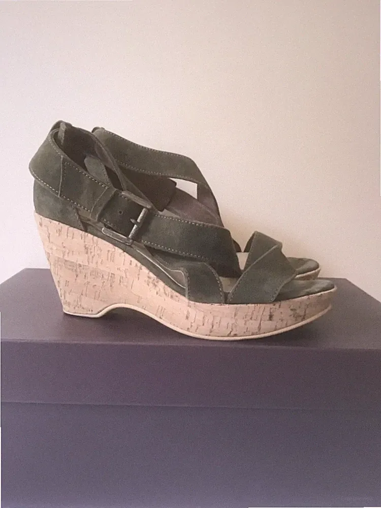 DUO CLEMENCE DUNKELGRÜNE WILDLEDER-SANDALEN MIT KEILABSATZ GRÖSSE 3/36