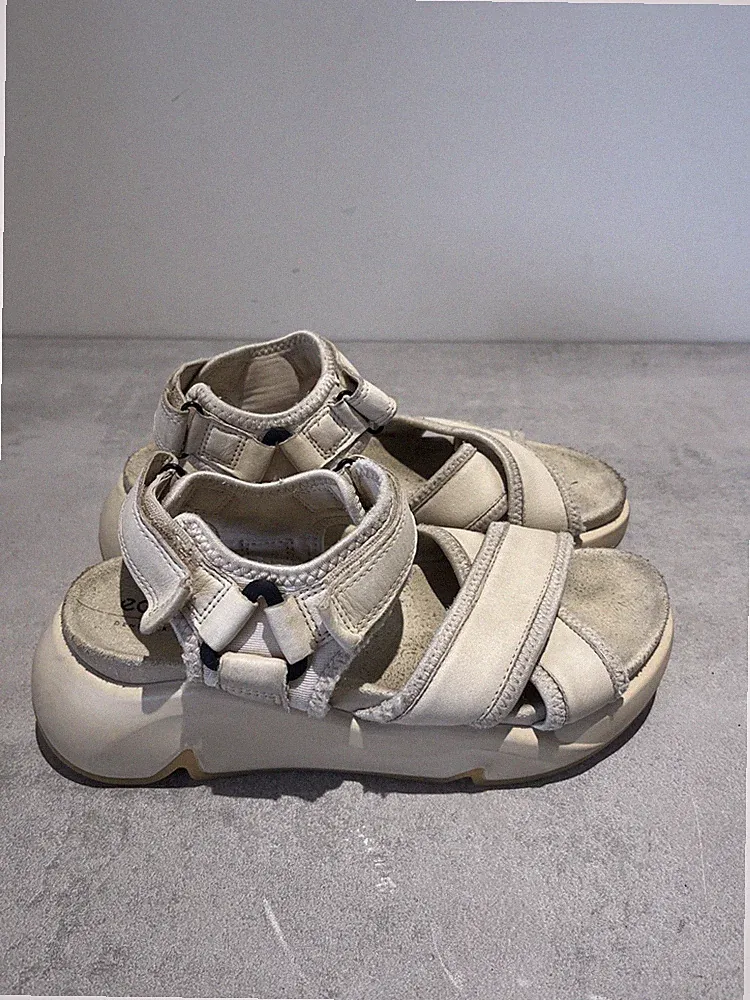 ECCO Damen Chunky Sport Plateau Sandalen Beige Nubuk EU37 UK4,5