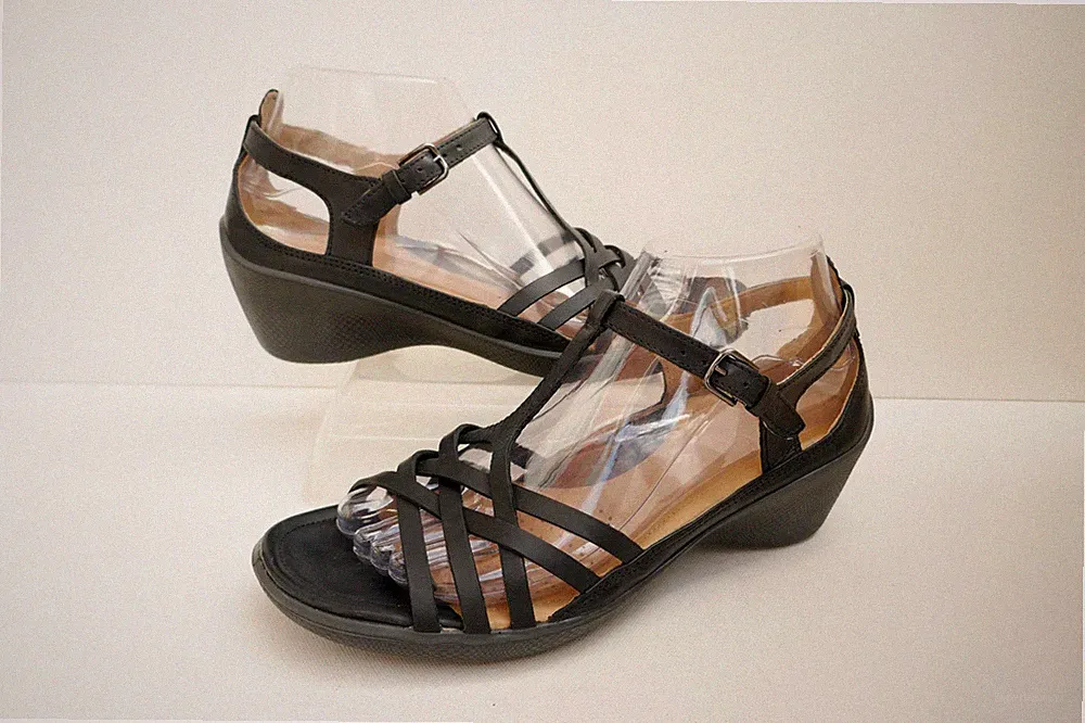 ECCO SCHWARZ LEDER/LEDER GEFÜTTERT KREUZRIEMEN T-STEG MITTEL KEILABSATZ SANDALEN UK 5/38