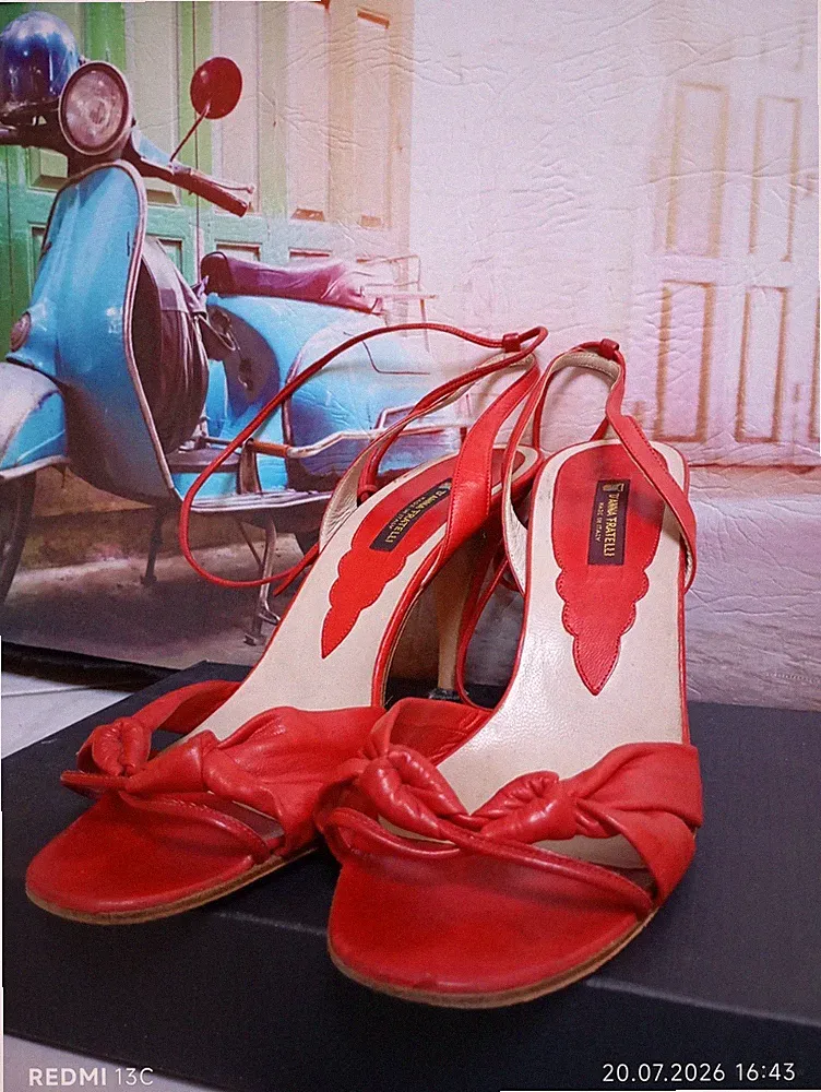 Edle Ital. Sandalen Rot Gr. 37 Echtleder Keilabsatz Neuwertig Top Zustand NP 199