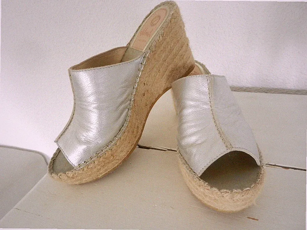 edle VIDORRETA Keilsandalette 38 Mules Silber hochwertig Leder Wedges Keilabsatz