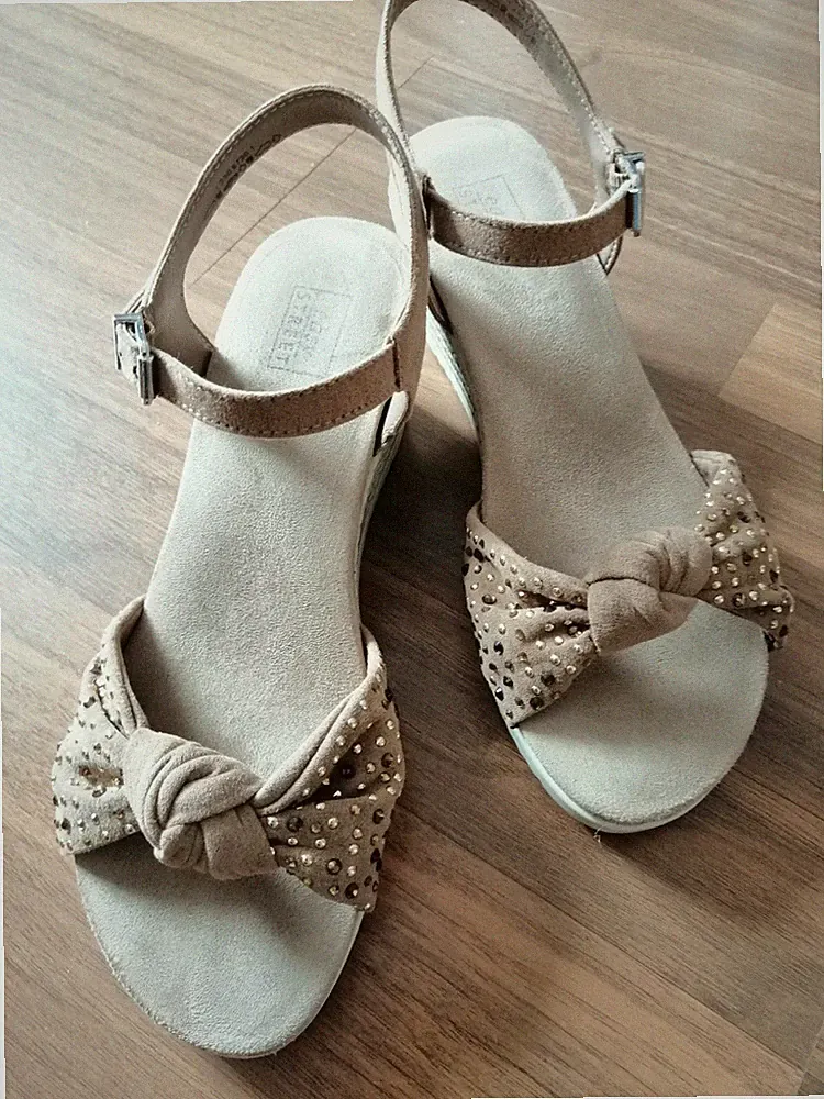 Elegante Damen Sandaletten mit Keilabsatz * Größe 38 * Karamell * Top Zustand *
