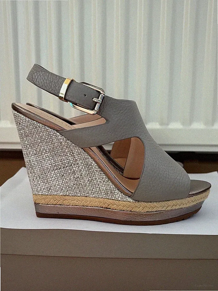 Elegante Keilabsatz-Sandalen aus weichem Echtleder, Gr. 36, NEU