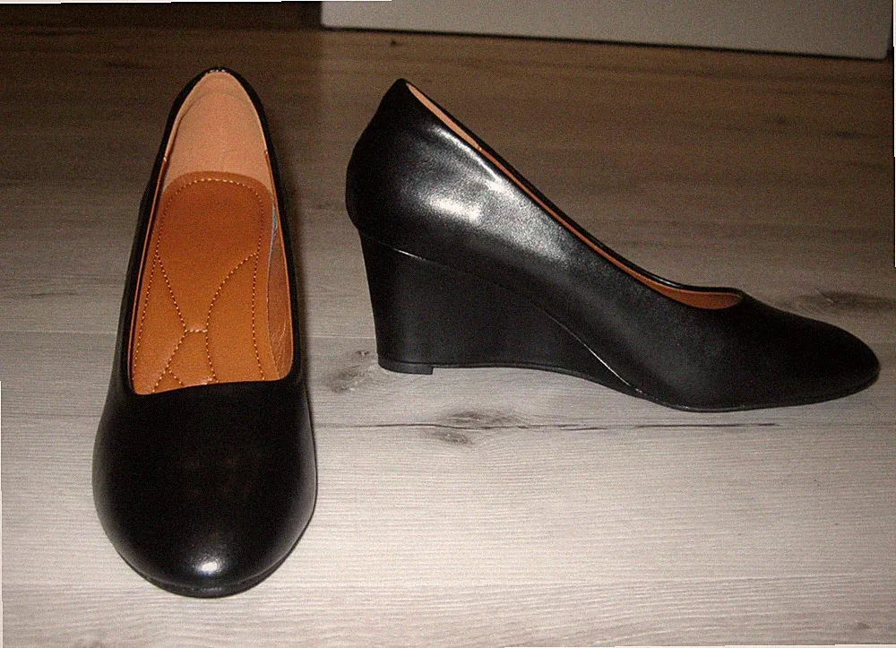 Elegante Keilpumps / Business-Pumps schwarz Gr. 43 / 43.5 *NEU/OVP*