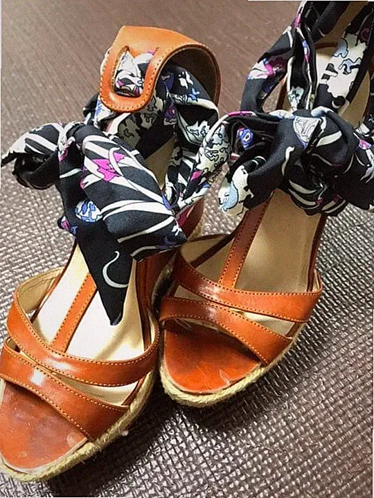 Emilio Pucci braun Leder Espadrille gemustert Seide Krawatte Keilabsatz aus J...