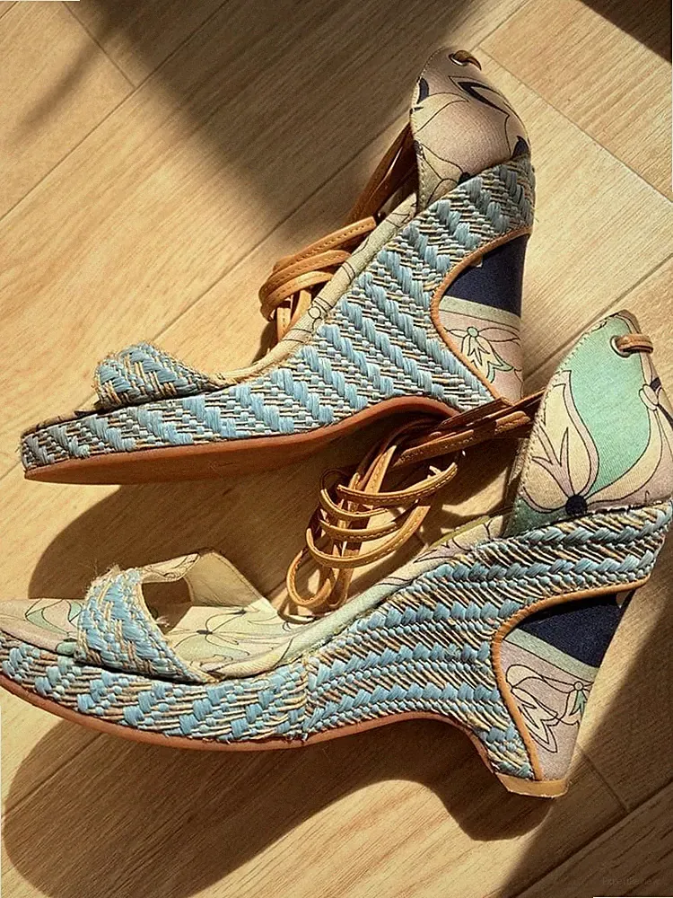 Emilio Pucci Zehenstegsandaletten Keilabsatz Blau Größe 35