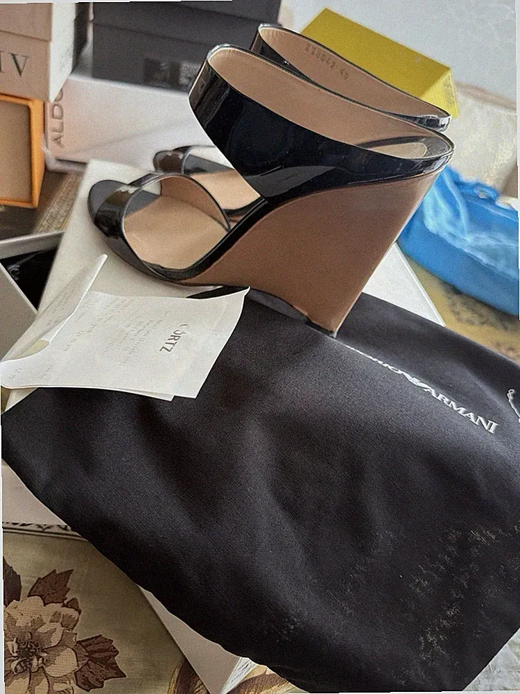 Emporio Armani Damen Sandalen Riemchen Lackleder schwarz Keilabsatz hoch 40.