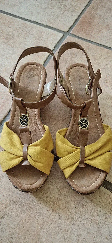 Ethno Damen Sandale gelb beige mit Keilabsatz Gr, 40