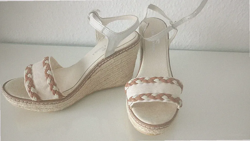 Etiqueta Negra Keilsandalette Gr. 38 mit Keilabsatz