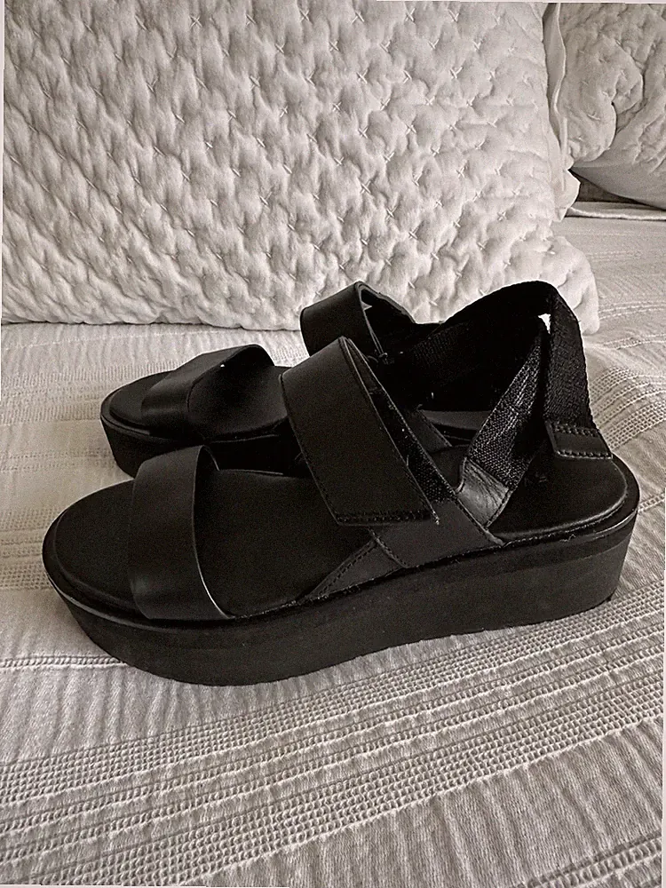 Everlane schwarze flache Leder-Riemchensandalen Eva Plateau UK-Größe 3