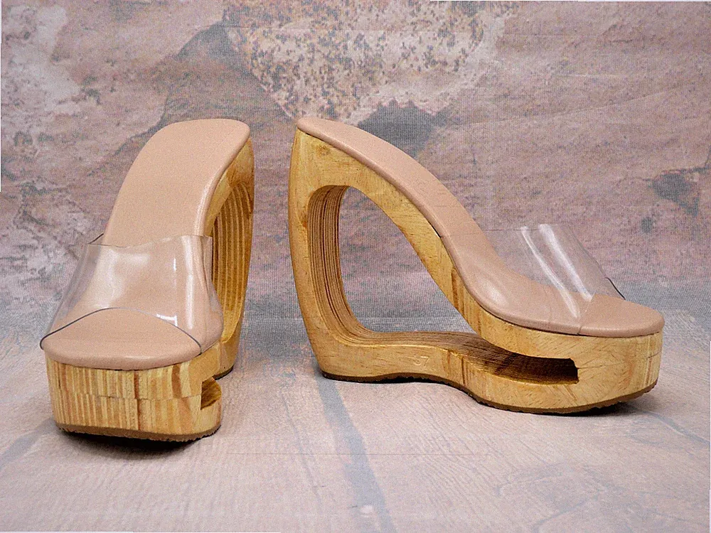 Exotische handgefertigte High-Heels, echte Holzsohle, tranparentes Oberterteil