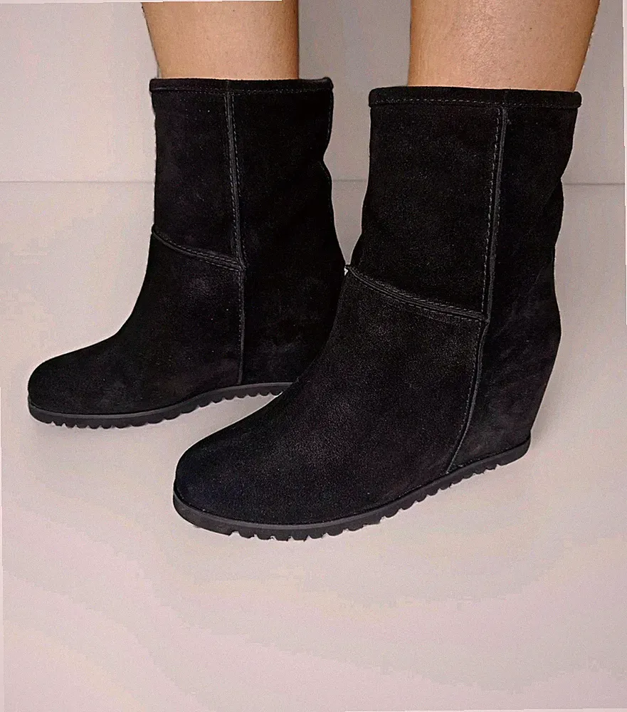 Fabio Rusconi Stiefelette Schwarz Wildleder Keilabsatz Größe US 6,5 EU 37