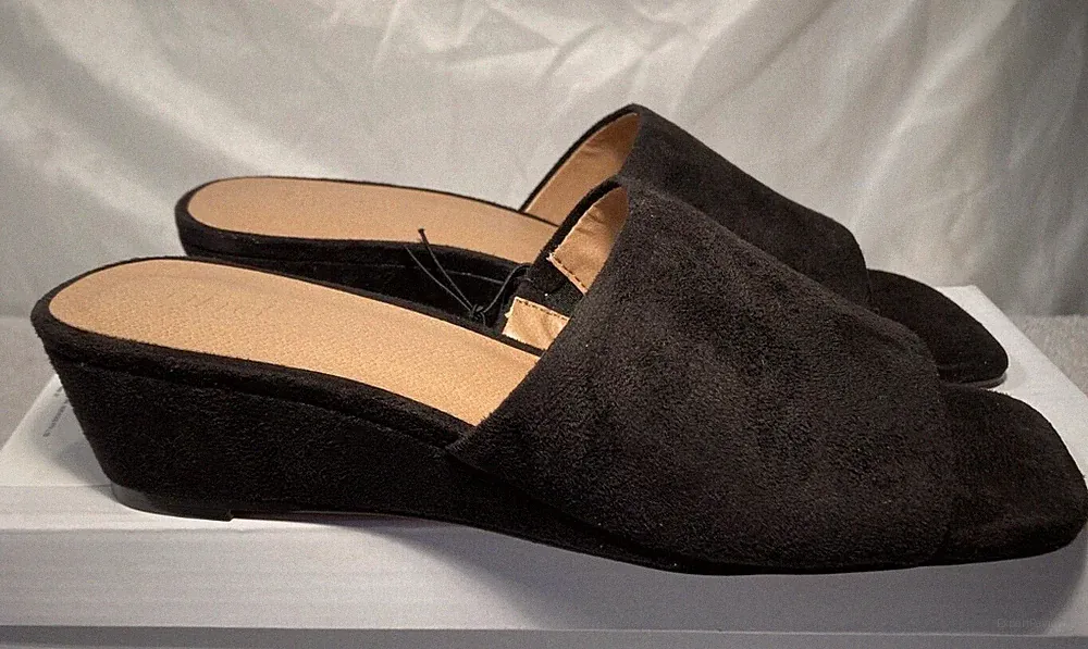 finden. Damen-Pantoletten Olay schwarz Wildlederimitat offene Zehenpartie Größe UK 5/38