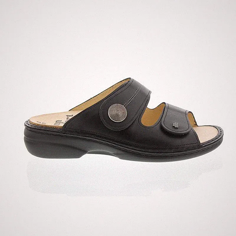 schwarze sandalen mit keilabsatz aus kork
