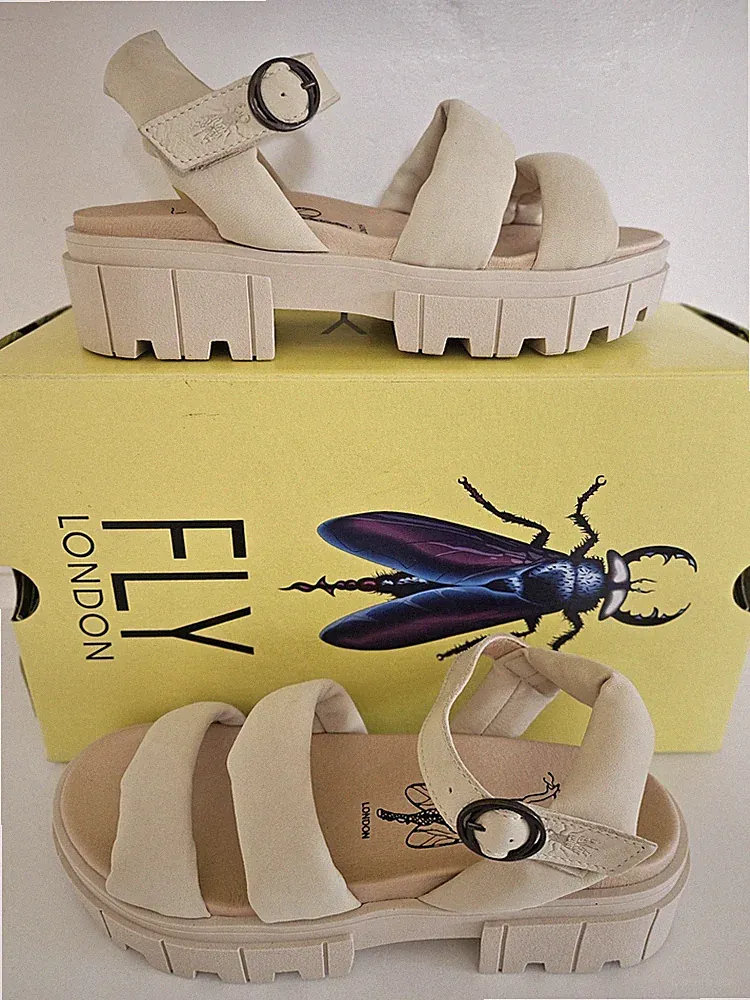 Fly London Creme Leder Plateau Sandalen UK 5 - EU 38 - US 7
