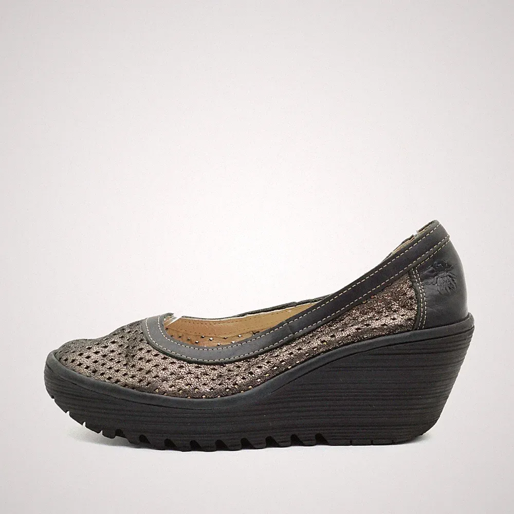 FLY London Damen Pumps EU 37 Schwarz Metallic Rutschfeste Sohle
