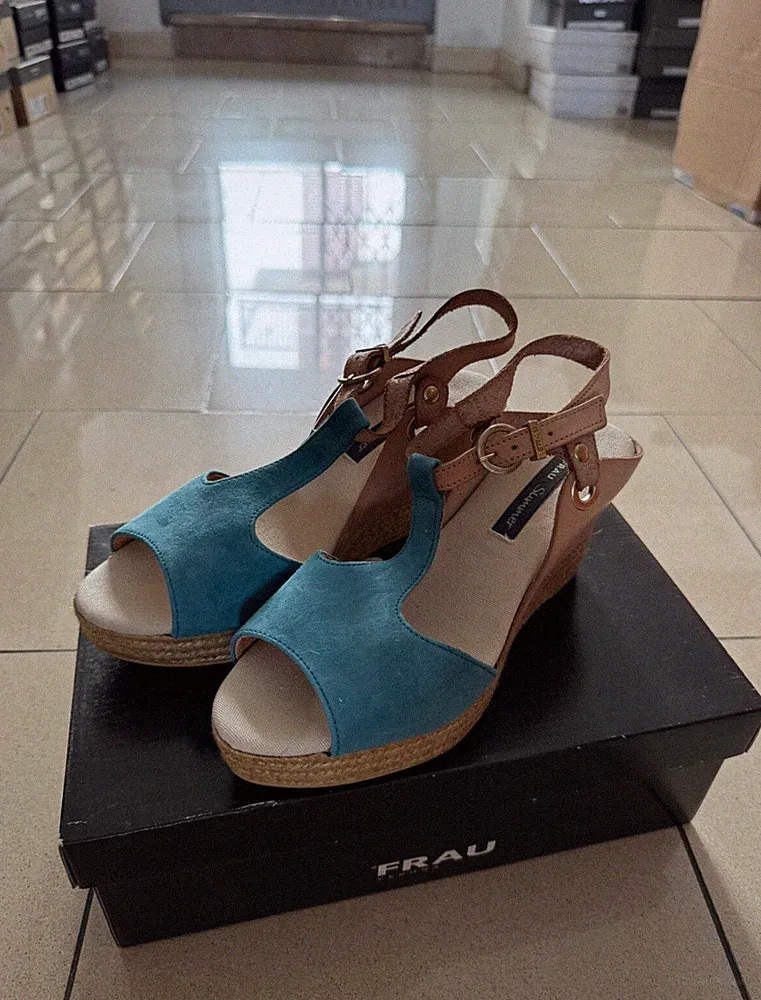 Frau Sandalen Leder und Wildleder türkis 37 Keilabsatz 8 cm SUPER RABATT