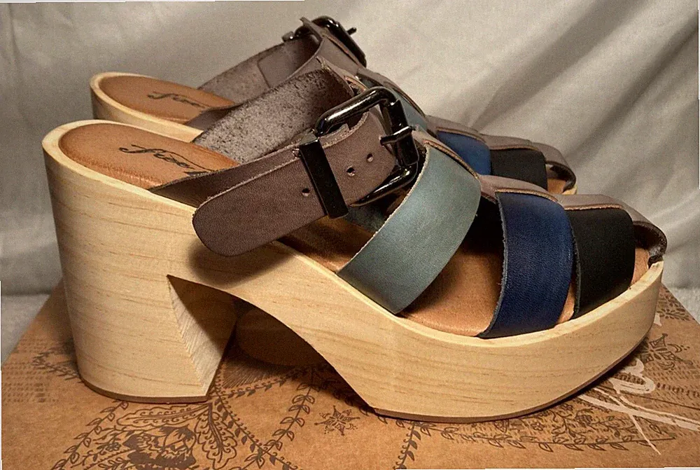 Free People Bellevue Sandalen Holzabsatz blau Leder Clog UK 4 / 37