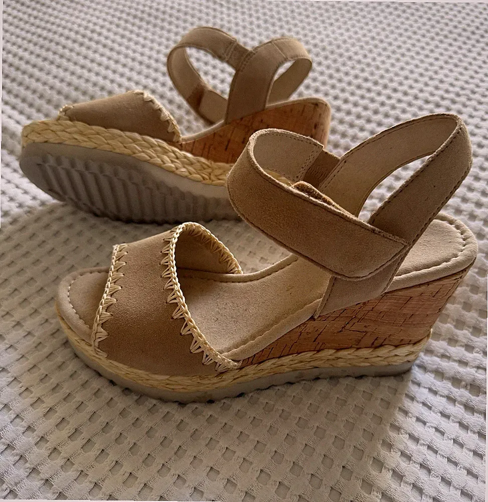Gabor 37 (4) Keilabsatz Sandaletten beige, neu NP 99€