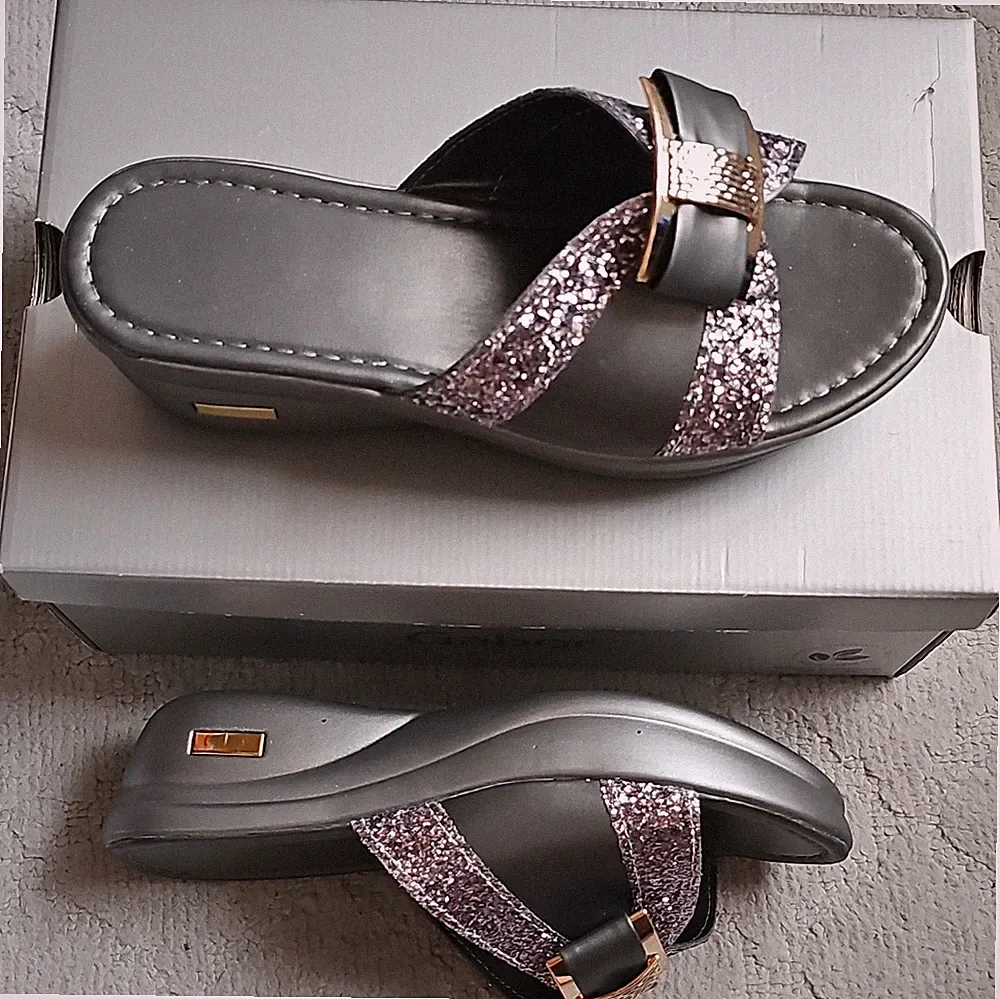 Gabor Damen Sandalen Mules Keilabsatz Slip-On Kunstleder Glitzer Silber Gr. 41