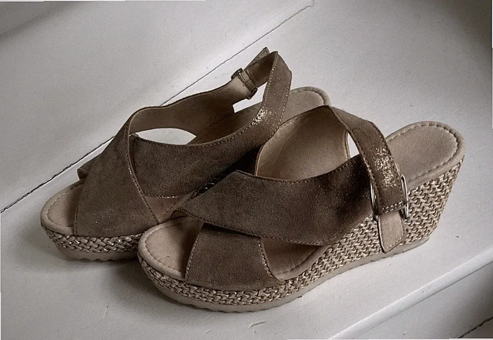 Gabor Damen Schuh Keil Sandalette Gr. 6 Nubuk Leder neuwertig beige gold